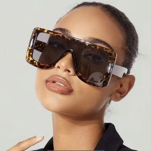 🔥🔥🆕OVERSIZED LEOPARD SUNGLASSES